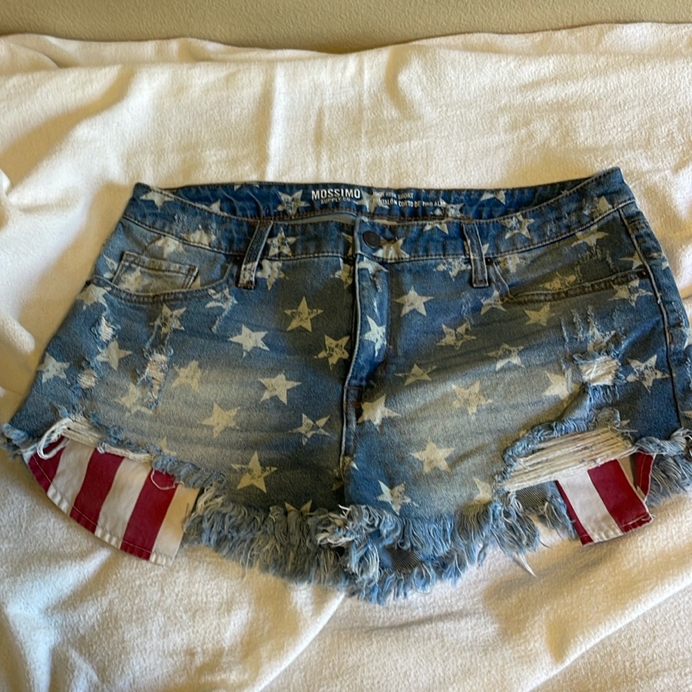 Mossimo star shorts!